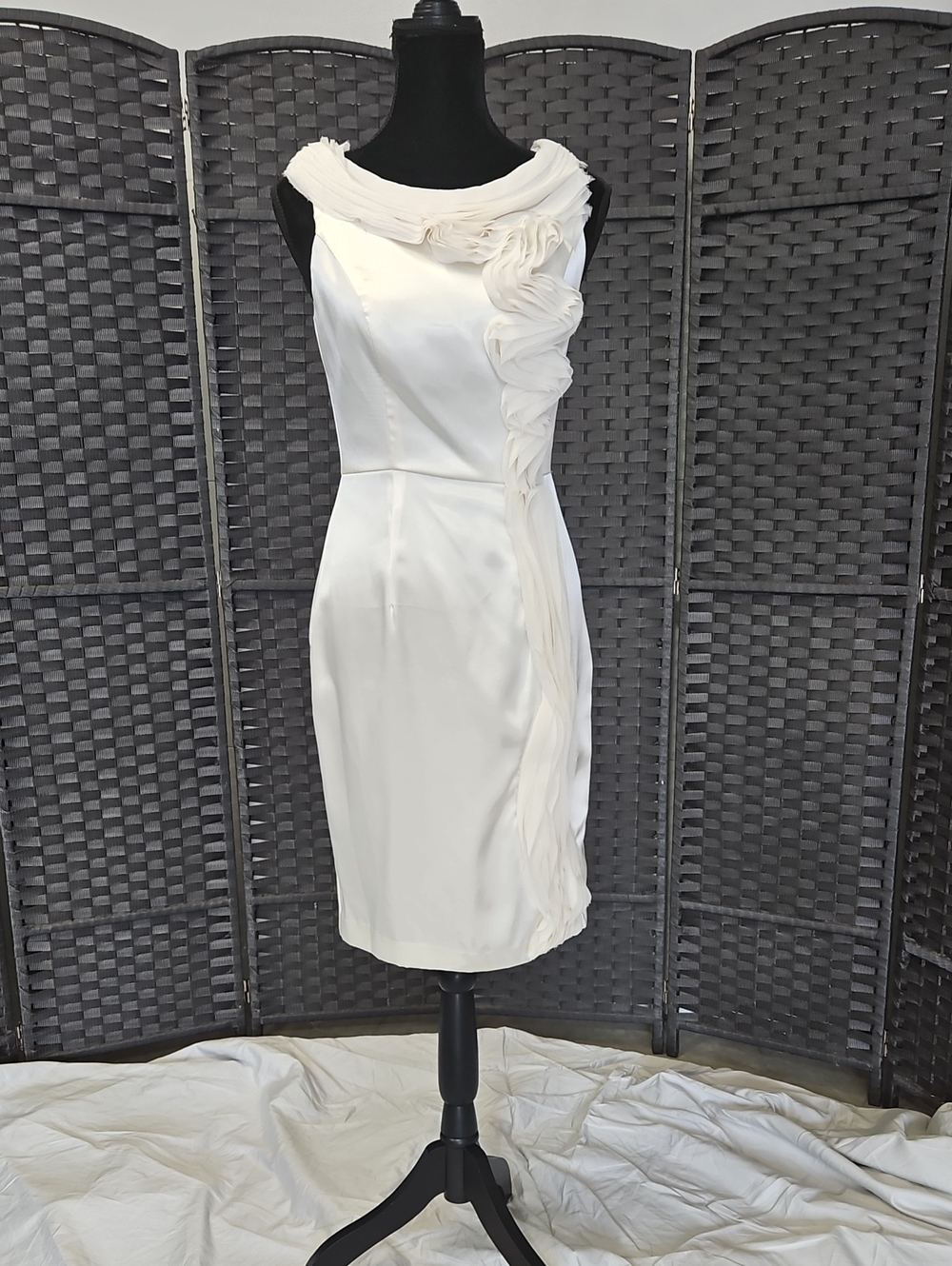 Size 6 ivory satin knee to midi sheath dress w/ chiffon draped rosettes by David